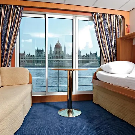Baxter Hoare Hotel-ship Melody B&B